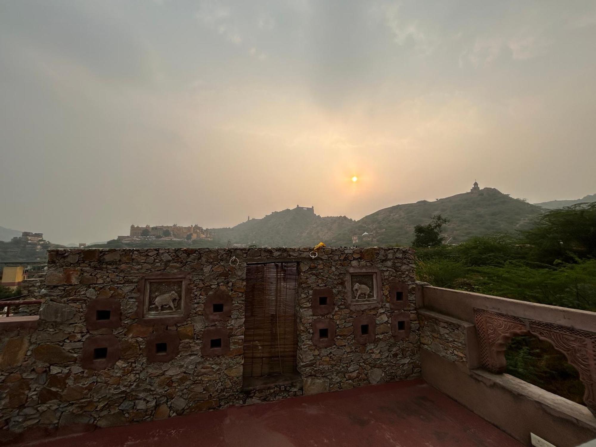 Adhbhut Hotel Jaipur Extérieur photo