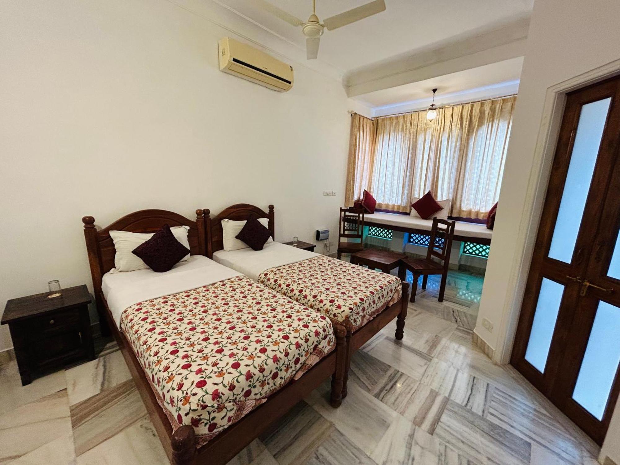 Adhbhut Hotel Jaipur Extérieur photo